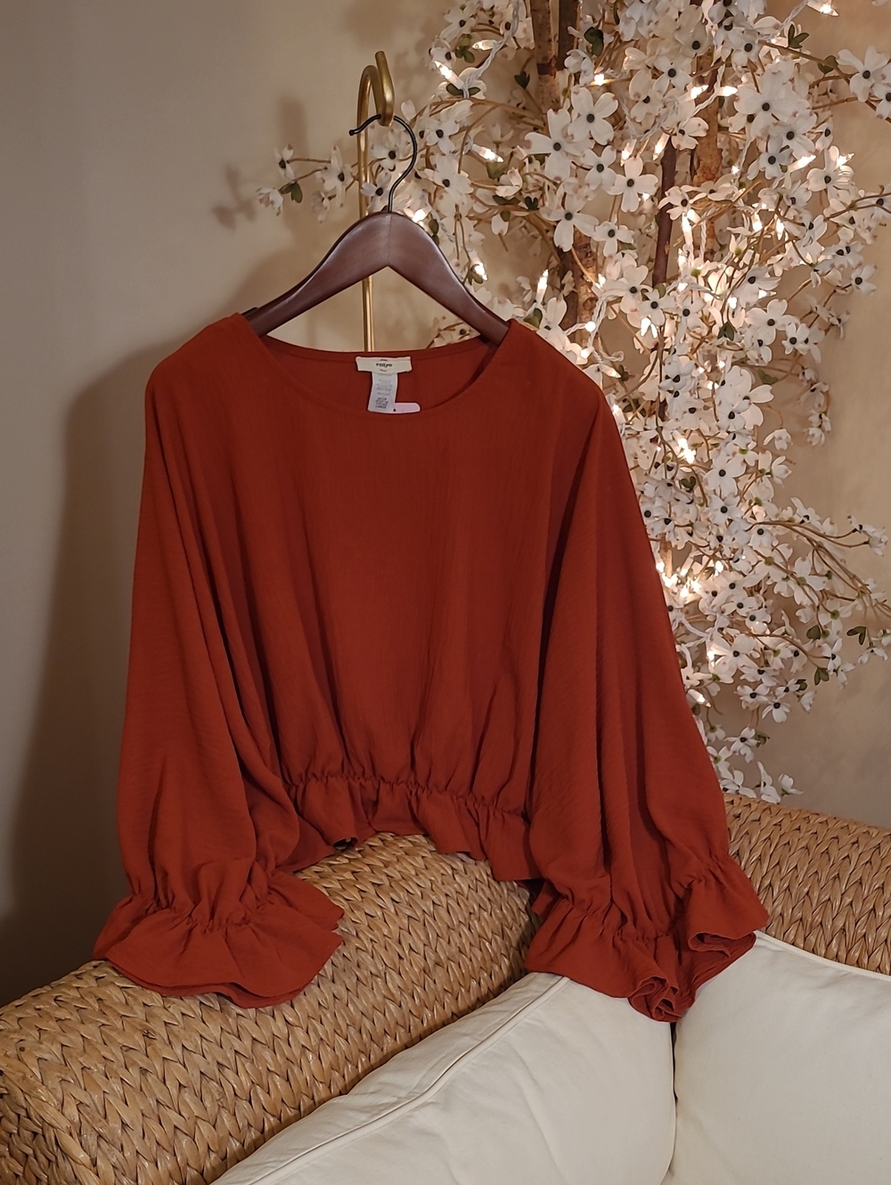 NWT Rust Ruffle-Hem Women’s Blouse